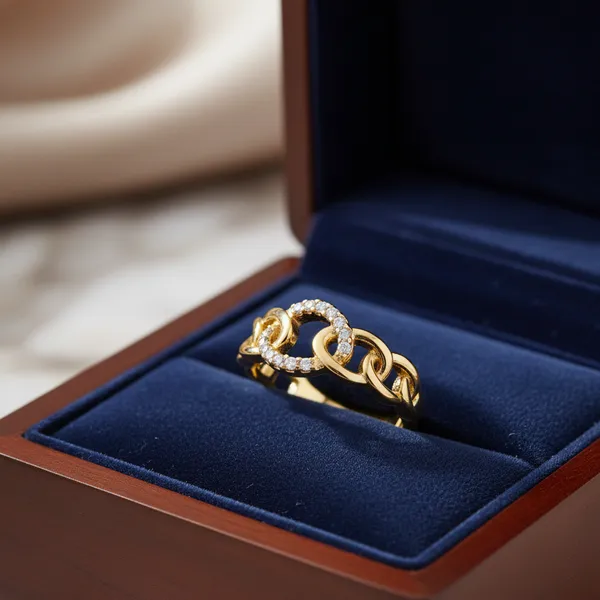 Gold_Linked_Radiance_Ring_For_Women